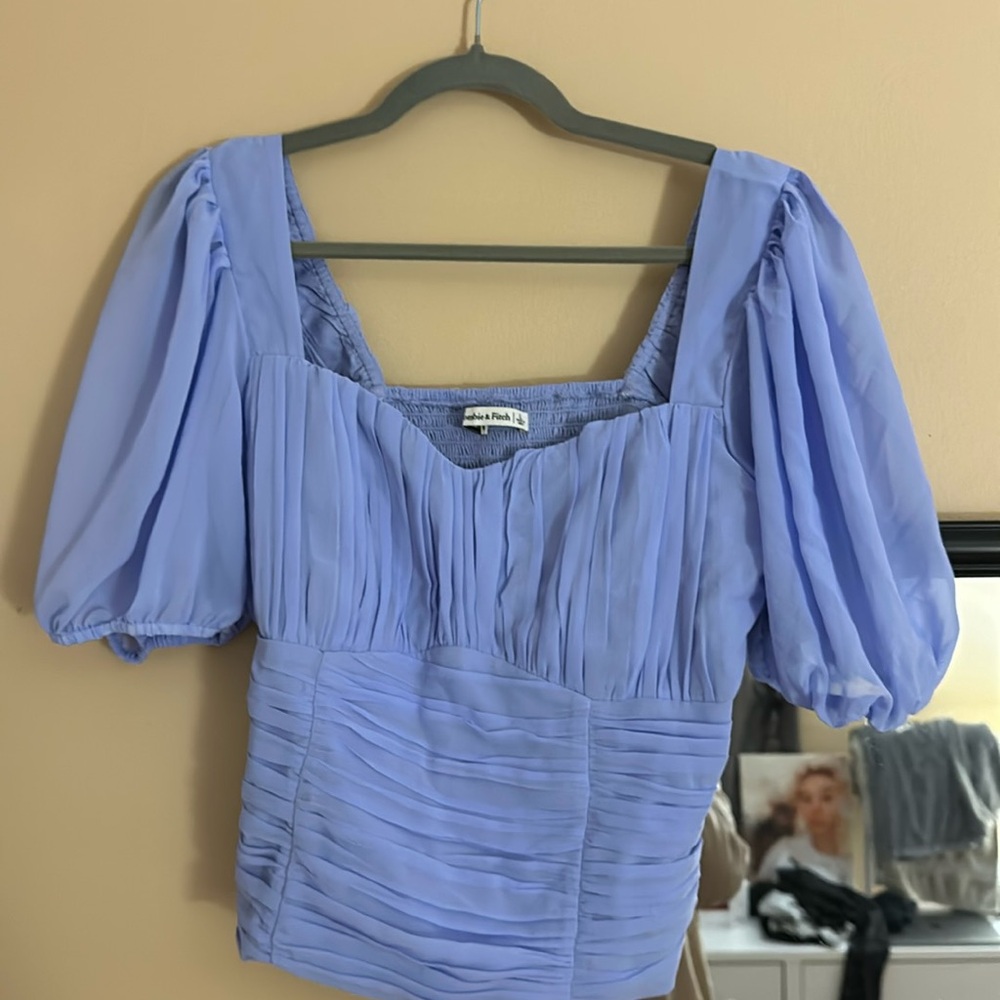 Abercrombie and Fitch cute blue top